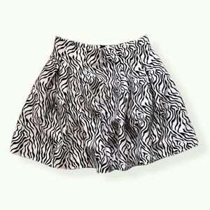 🆕 H&M Zebra Print Skirt